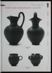 Muccia: Un antico Crocevia dell’Appennino – Catalogo Mostra Ottobre 2003